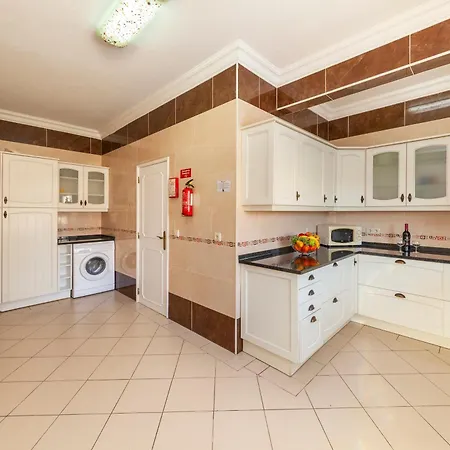 Villa Flores By Algarve Vacation