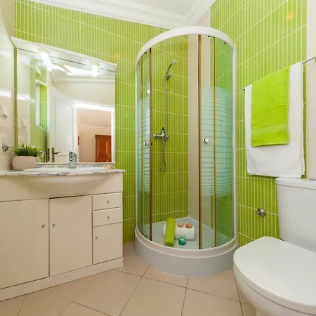 Flores By Algarve Vacation Villa